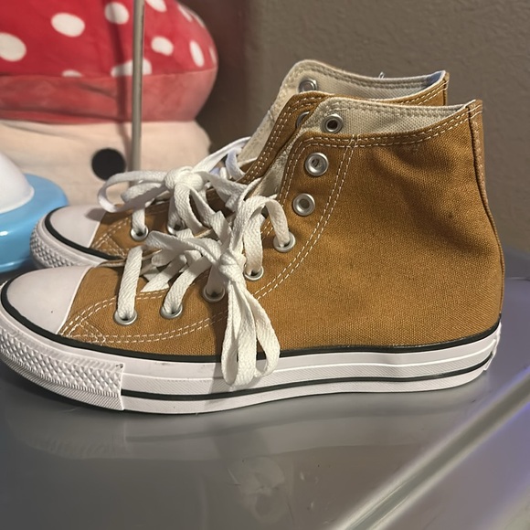 Converse High Top - Picture 3 of 5